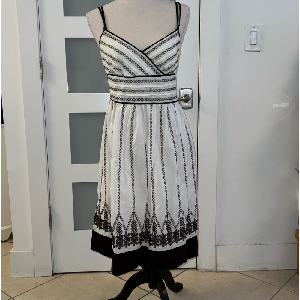 Ann Taylor youth white strappy dress with brown embroidery size 4